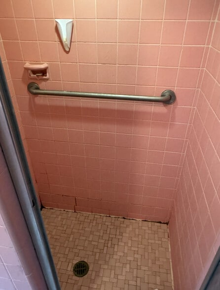 Building Photo - 3 Thomas St