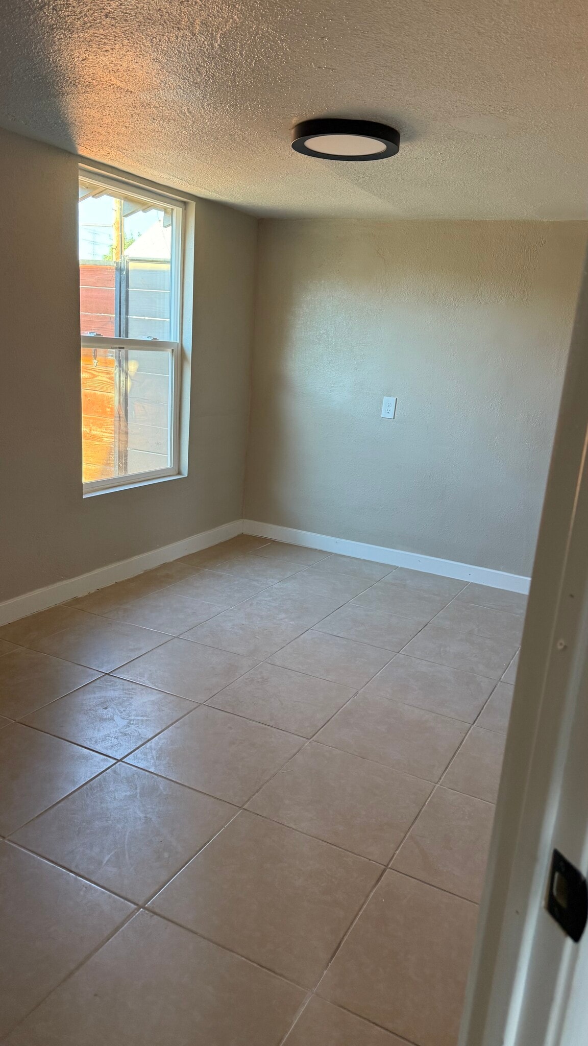 Building Photo - 618 Ansol Ln