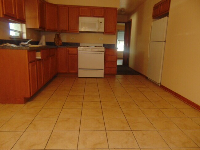 Building Photo - 2521 W 69th St