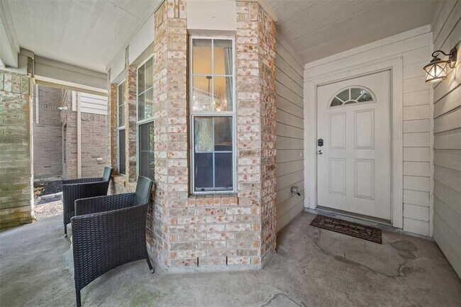 Building Photo - 5739 Baldwin Elm St