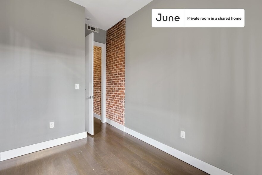 Building Photo - Room in Shared 4 bed/2 bath home in Crown Heights