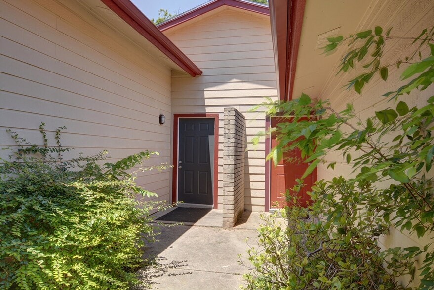 Building Photo - 410 Vista W Ct