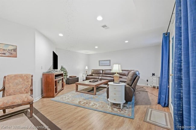 Building Photo - 2819 Monte Vista Ave