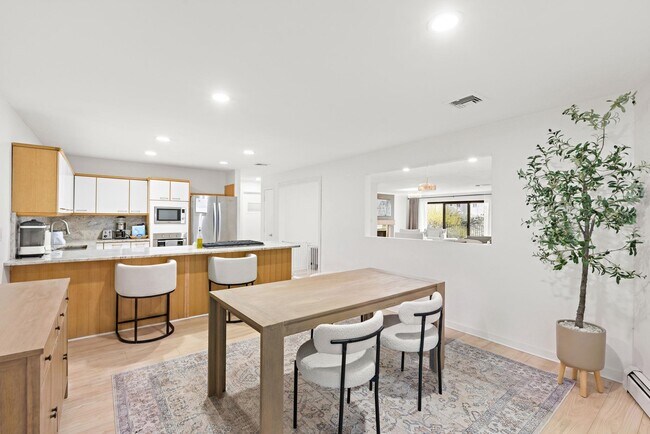 Building Photo - 11A Riverview Cir