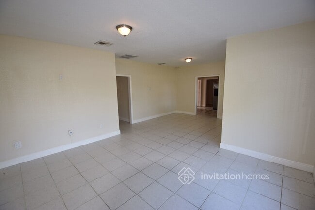 Building Photo - 4327 Hernden Dr