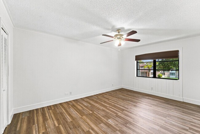 Building Photo - 3101 Oakland Shores Dr
