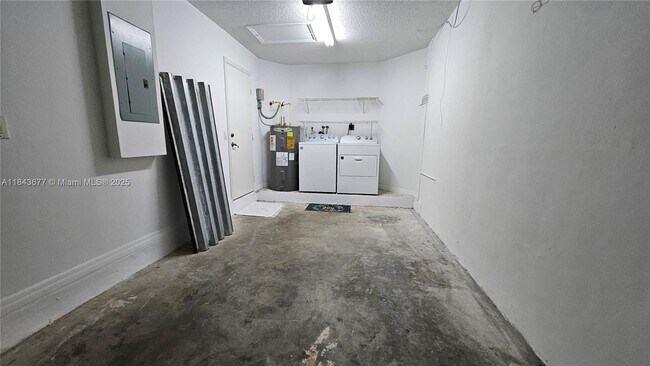 Building Photo - 5084 NW 112th Ct