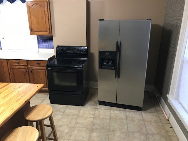 Building Photo - 624-6245 N 5th St