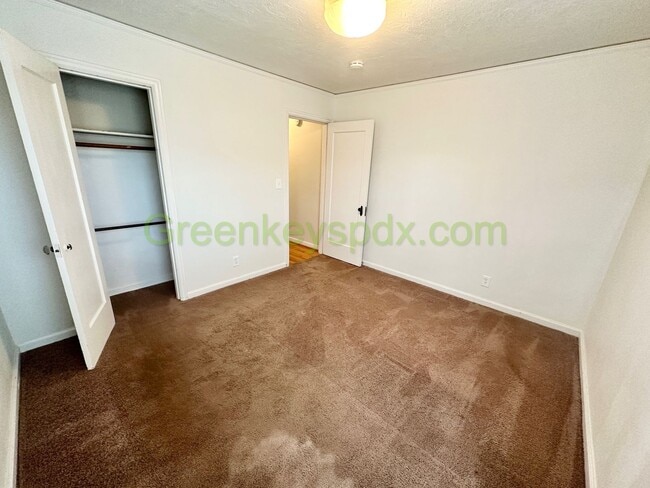 Building Photo - Charming 1 Bed 1 Bath with Huge Yard