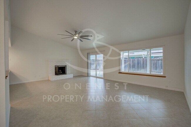 Building Photo - Walking distance to Joiner Park; GREAT corner lot home in Lincoln CA