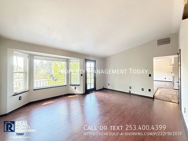 Building Photo - 1531 Vista Dr