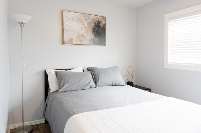 Building Photo - Spacious 3-Bedroom Home for Rent in Renton