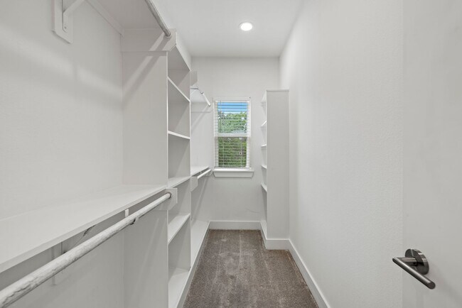 Building Photo - Charming 2-story home in a private Community!