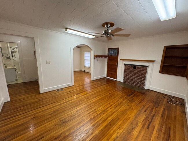 Building Photo - 112 Kale St