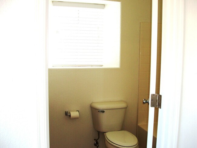 Building Photo - 2321 Palisades Dr