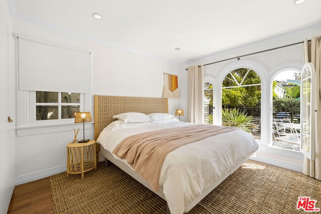 Building Photo - 639 Westbourne Dr