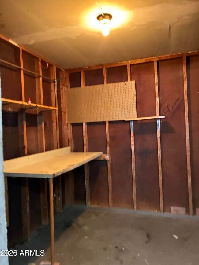 Building Photo - 1439 W Huntington Dr