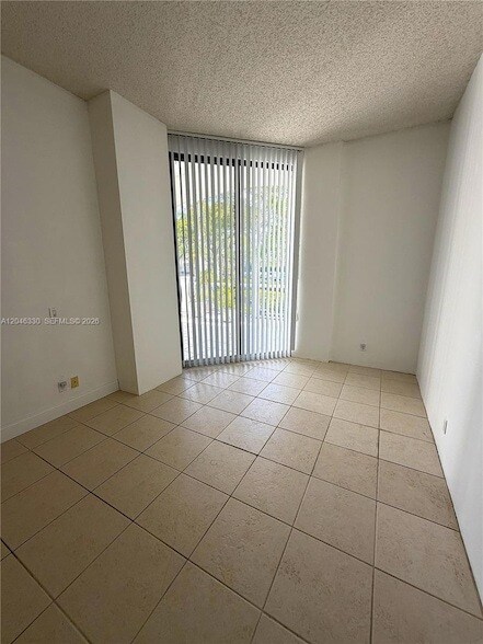 Building Photo - 3640 Yacht Club Dr