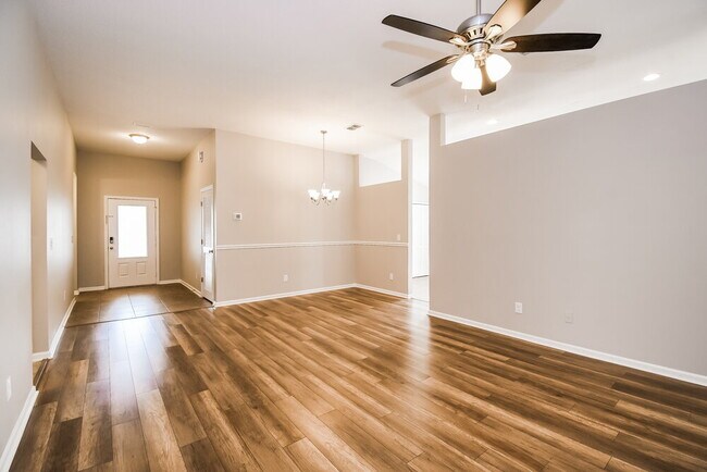 Building Photo - 574 S Aberdeenshire Dr