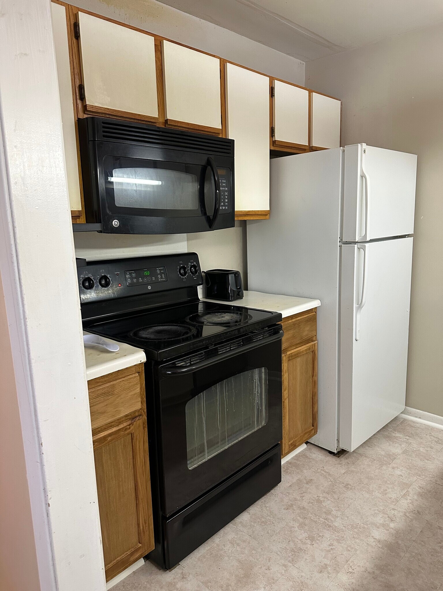 Building Photo - 220 Elm St