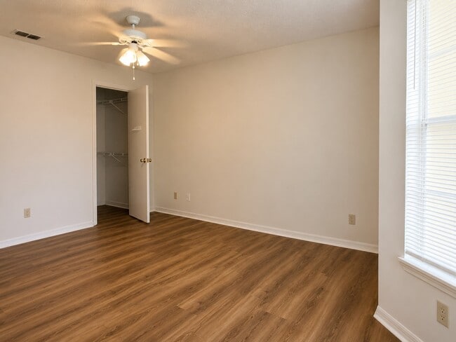 Building Photo - 1063 S Hiawassee Rd
