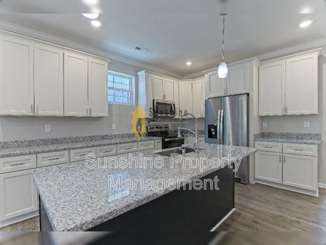 Building Photo - 739 A Ave