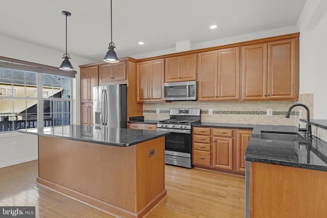 Building Photo - 22550 Cambridgeport Square