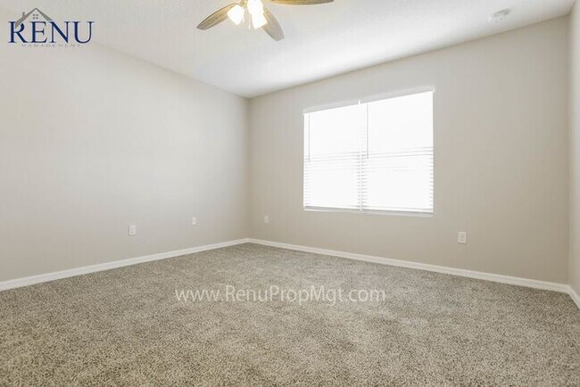 Building Photo - Fall Special: 1/2 off your first month! Av...