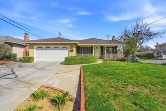 Building Photo - Cherry Chase Home