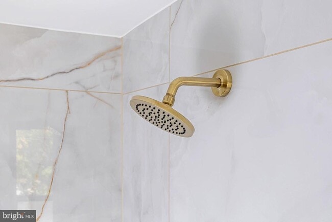 Building Photo - 3547 Finlaw Ave