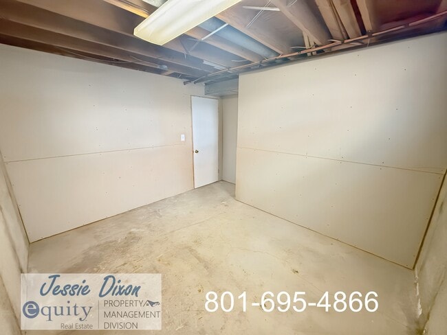 Building Photo - 849 Westbrook Rd