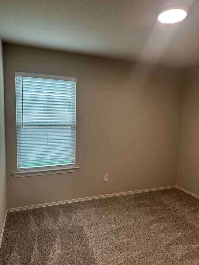 Building Photo - Bryan - 3 bedroom - 2 bath - 2 car garage - fenced in back yard - Brand New House - very new to B...