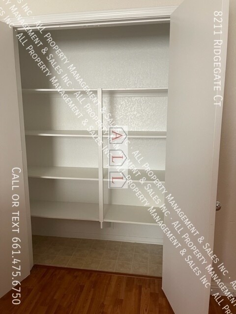 Building Photo - 8211 Ridgegate Ct