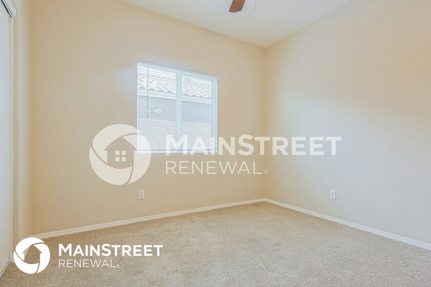 Building Photo - 6606 S 10th Dr