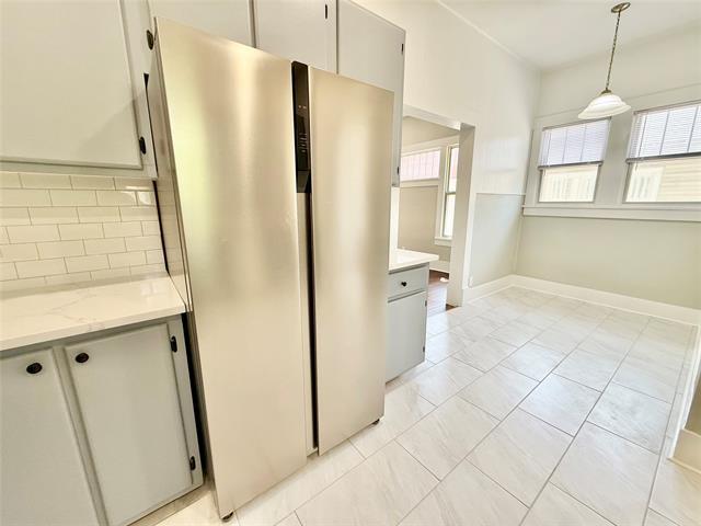 Building Photo - 1201 E Lamar St