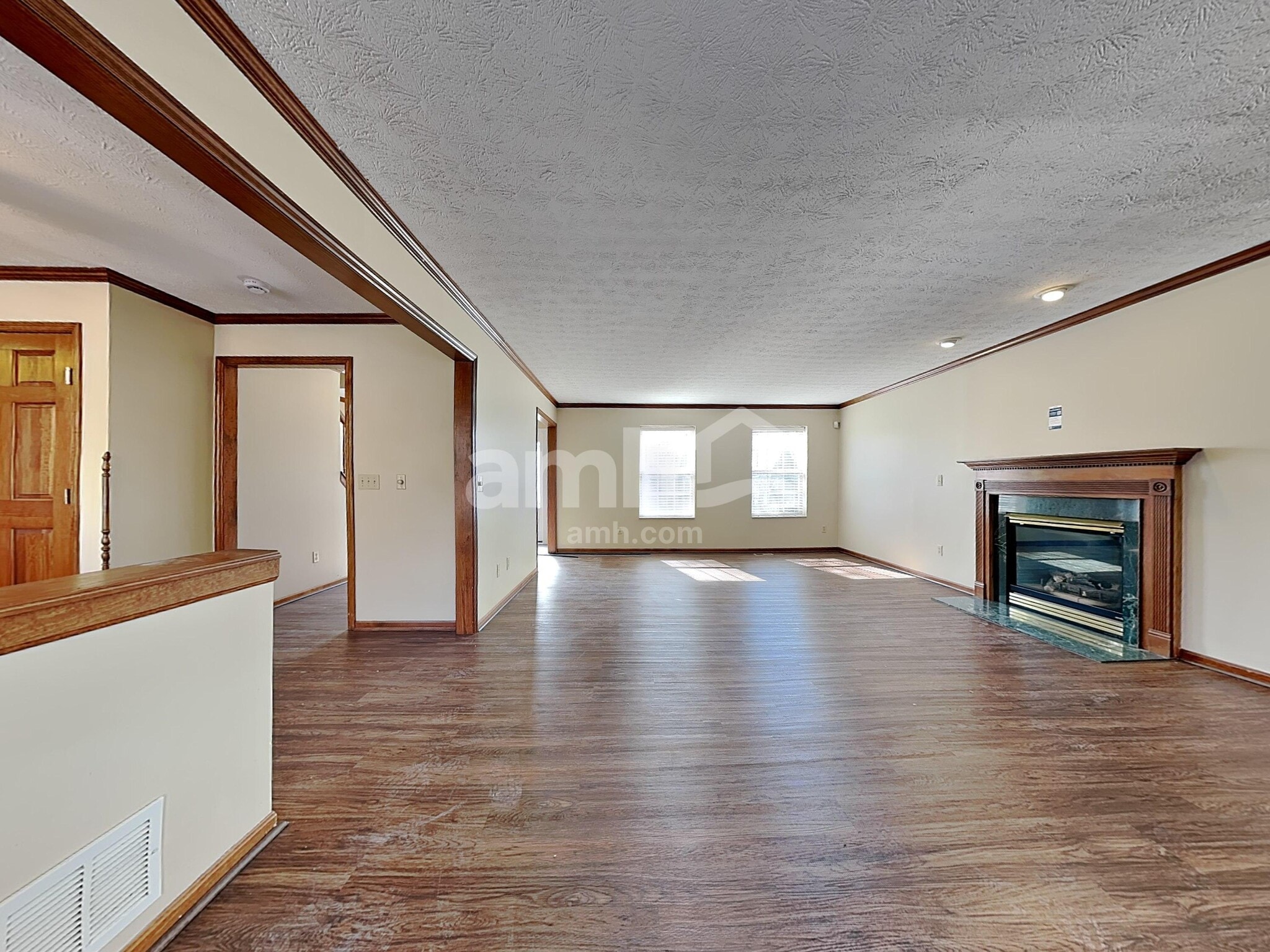 Building Photo - 6471 Willow Bend Dr