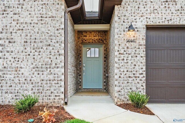 Building Photo - 14441 Mountain Strm Dr