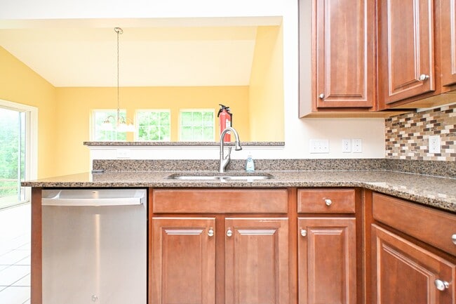 Building Photo - 8453 Forest Valley Dr