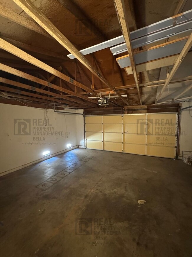 Building Photo - Move-In Ready 2-Bed, 2-Bath in Lake Elsinore