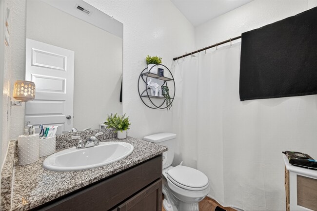 Building Photo - 8014 Barret Travis Ct