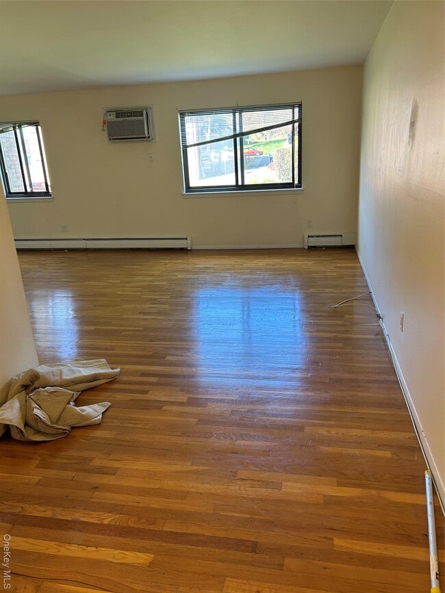 Building Photo - 7 Charles Ln