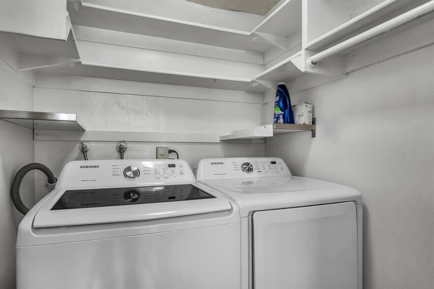 Building Photo - 246 Green Heath Pl