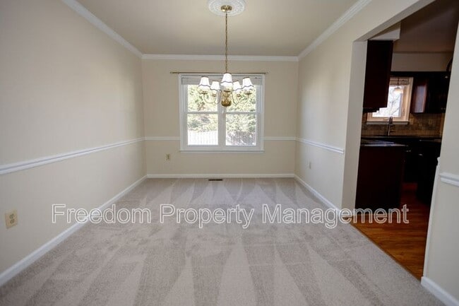 Building Photo - 8768 Tomislav St