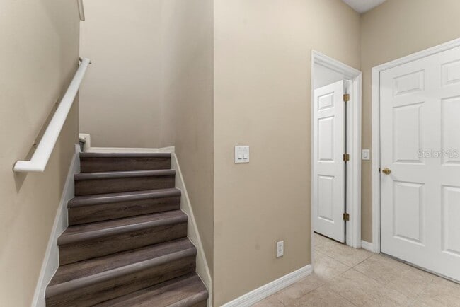 Building Photo - 868 Stonechase Ln