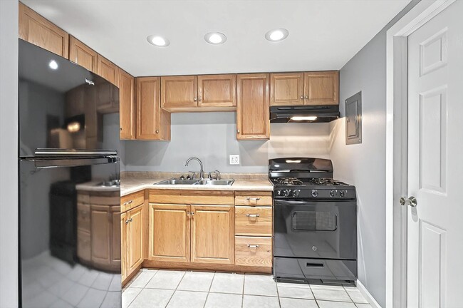 Building Photo - 126 Cora Ave