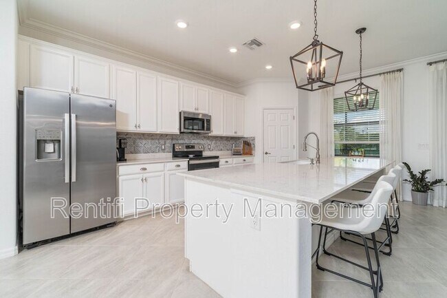 Building Photo - 12035 Hawthorn Lake Dr
