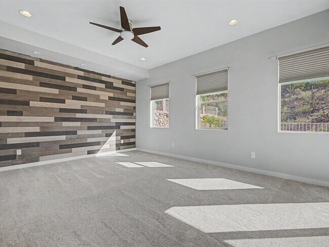 Building Photo - 10053 N Alder Spring Dr