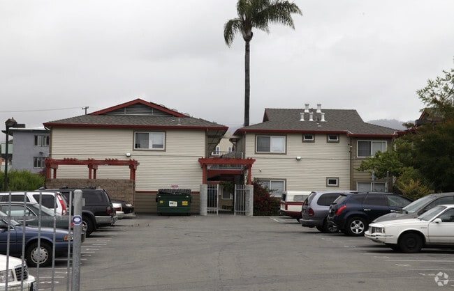 Primary Photo - Oak Park Apartments