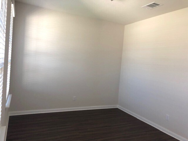 Building Photo - New Braunfels 4 bedroom