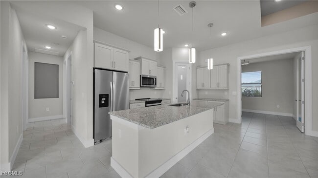 Building Photo - 1704 NW 38th Ave